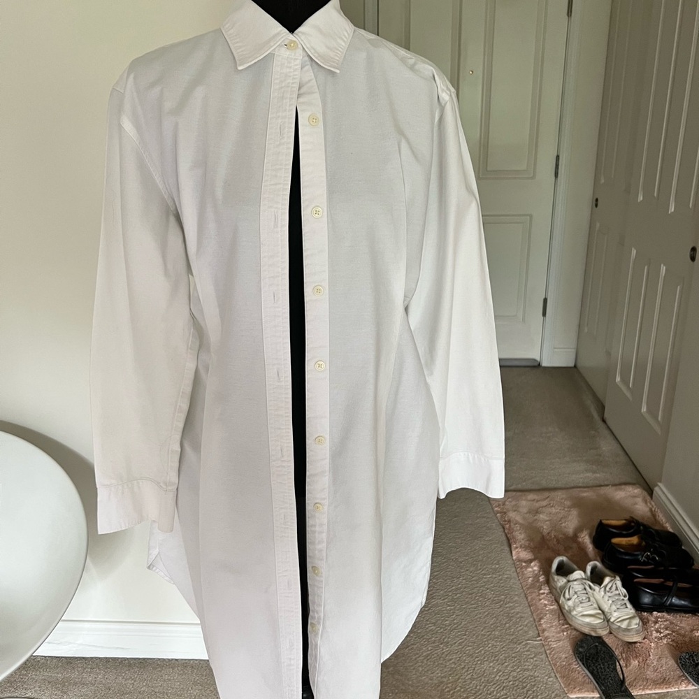 GAP White Women’s Button Down Shirt